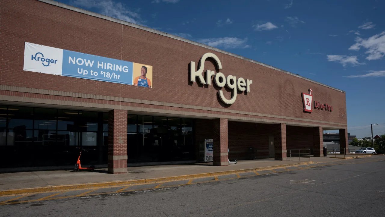Federal judge temporarily blocks Kroger’s $25 billion merger with Albertsons