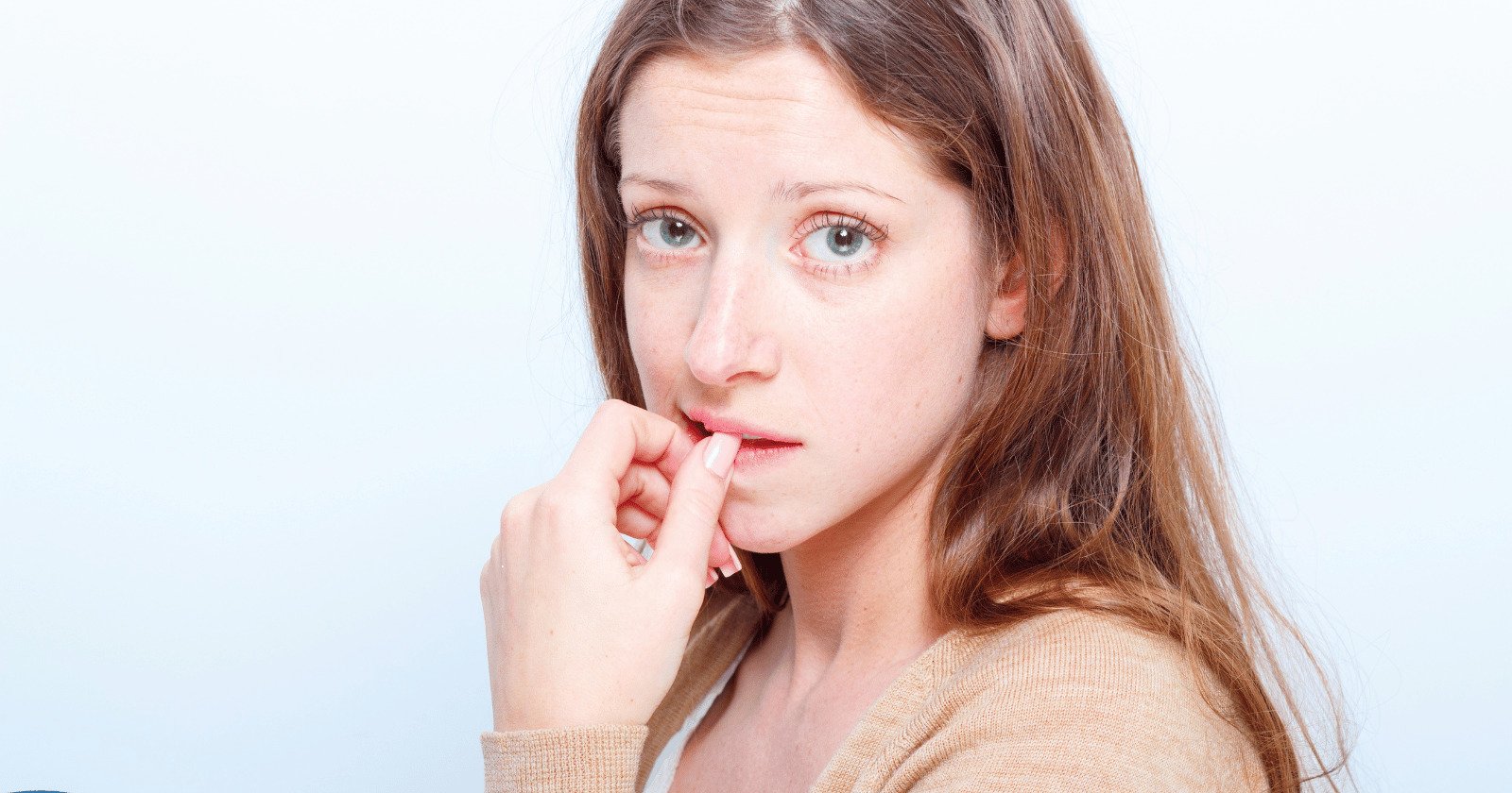 7 signs someone is secretly insecure about their looks but hides it well, according to psychology