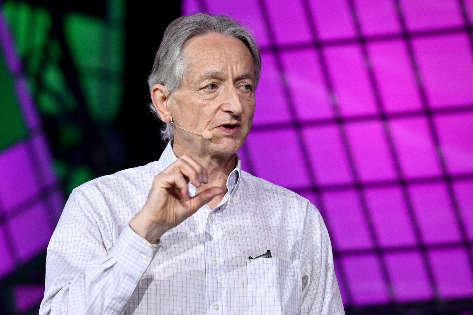 Geoffrey Hinton: These Jobs Will Be Replaced Due to AI