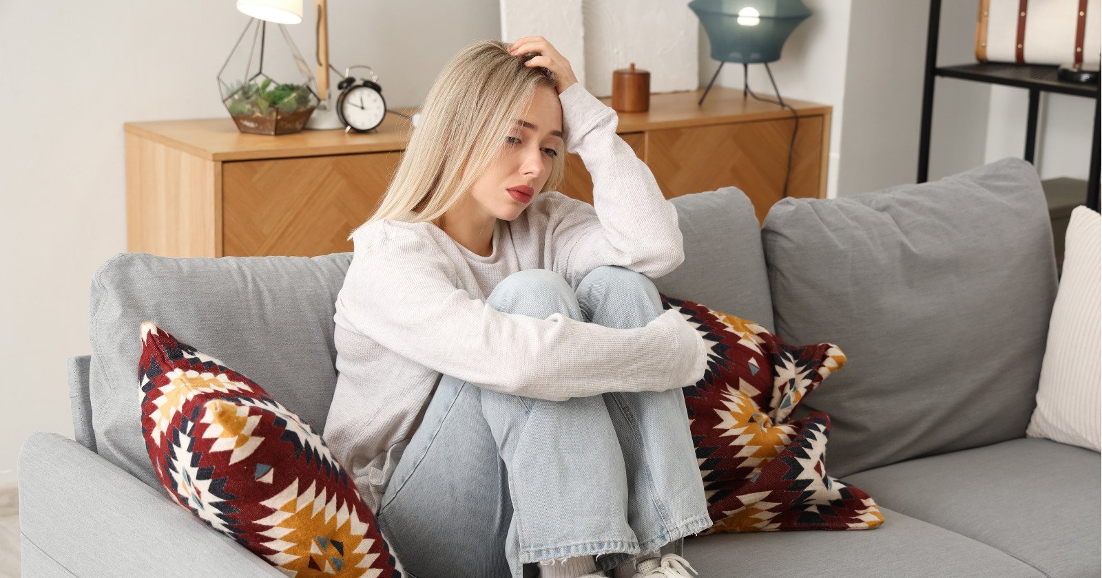7 daily habits you probably don’t realize are making you miserable, according to psychology