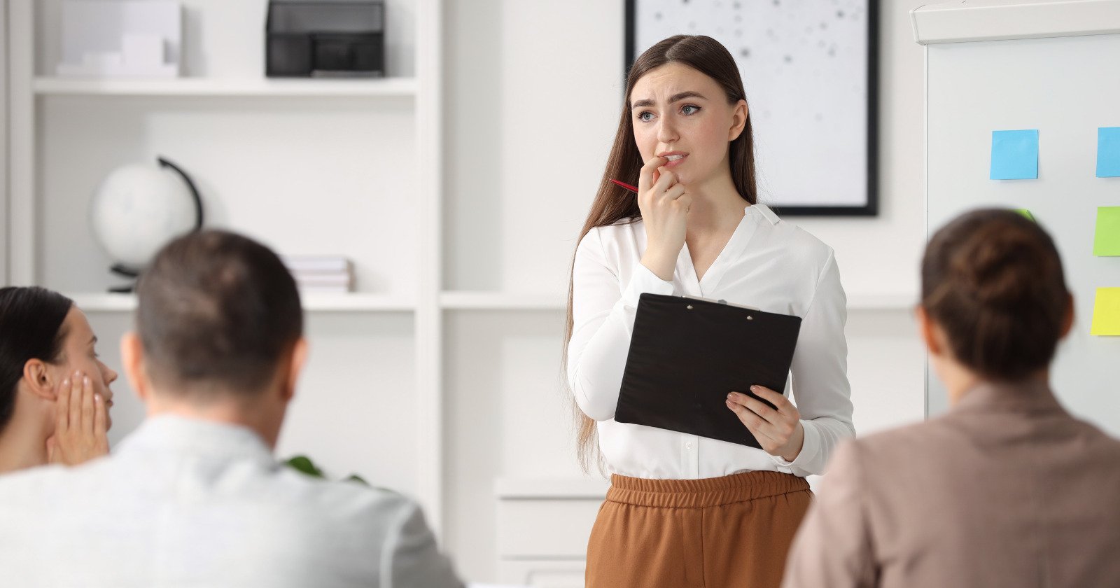 These 7 subtle gestures reveal a lack of self confidence, according to communication experts