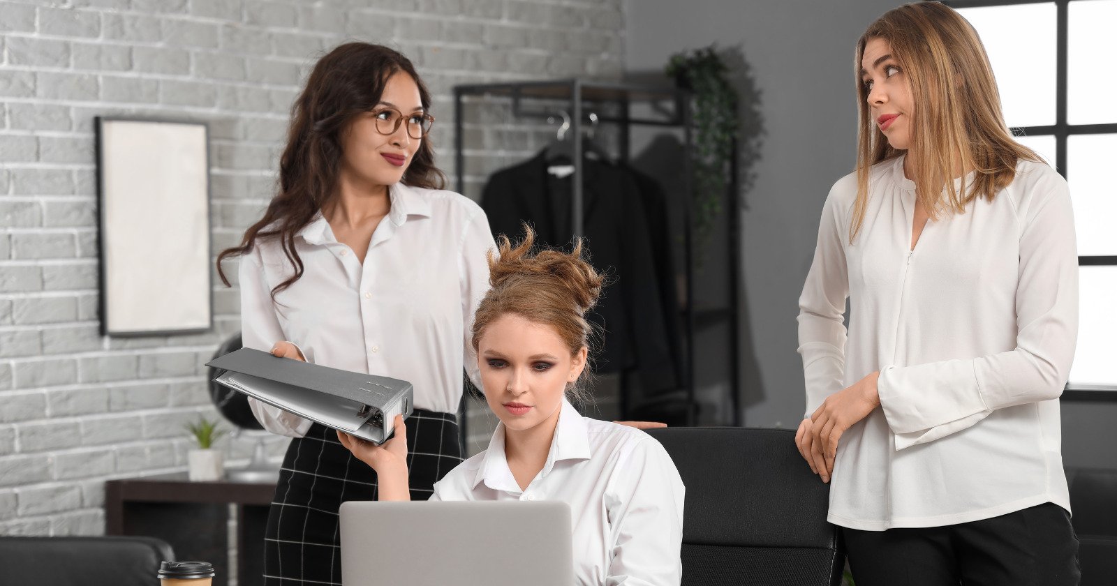 People who are nice to you in public but mean behind closed doors typically display these 8 behaviors