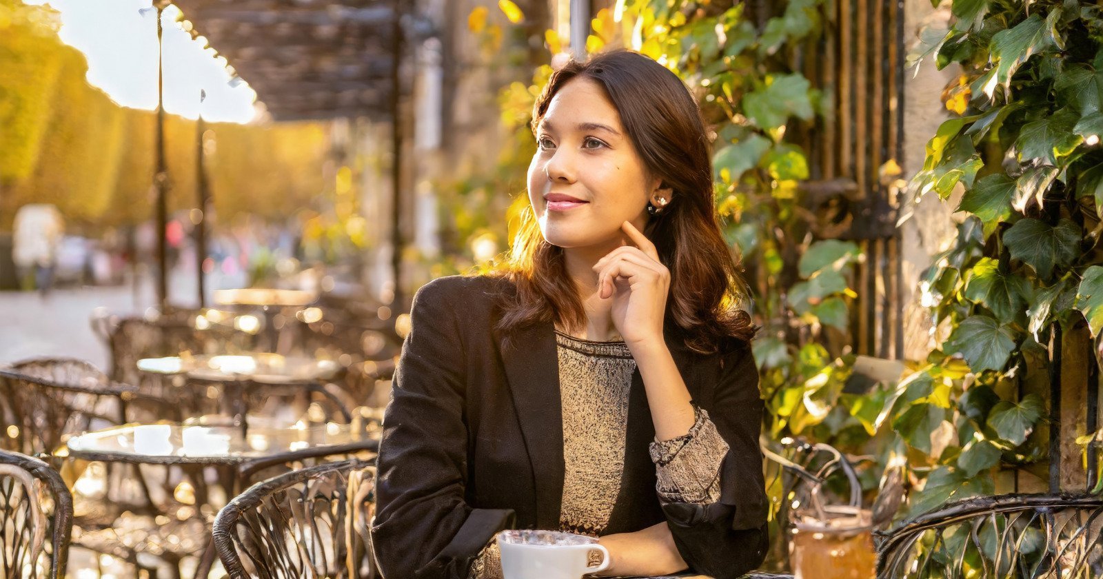 7 signs a person has a big bank account (even if they try not to show it)