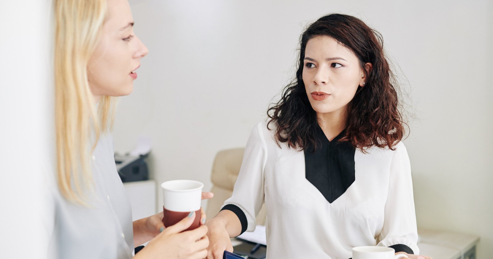 Women who haven’t grown up emotionally usually display these 7 behaviors (without realizing it)